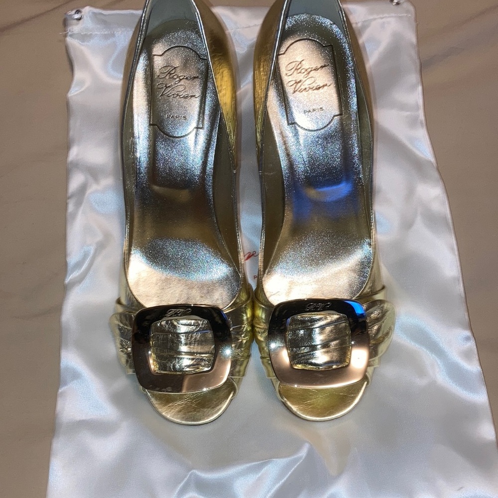 Roger Vivier gold heels 39 1/2